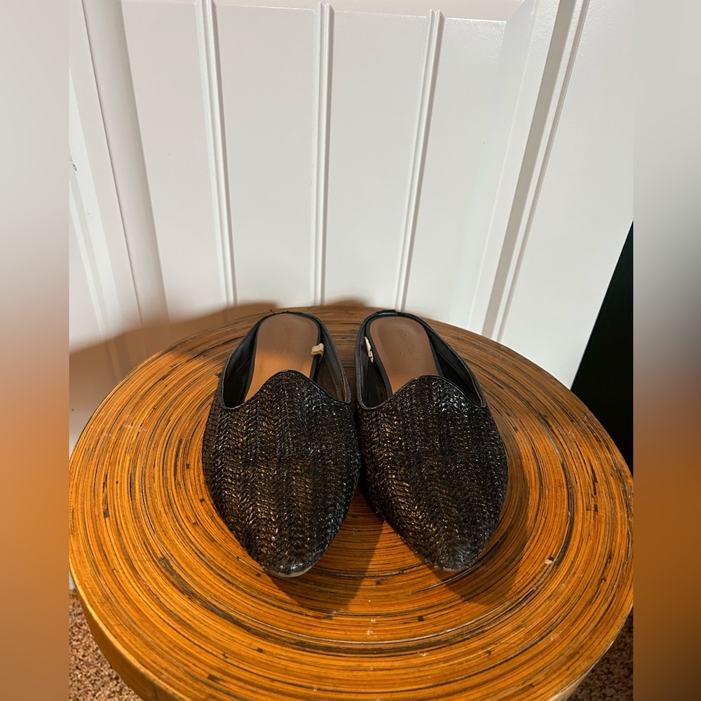 Universal Thread Woven Slip On Flats Mule. Black. Size 7.5